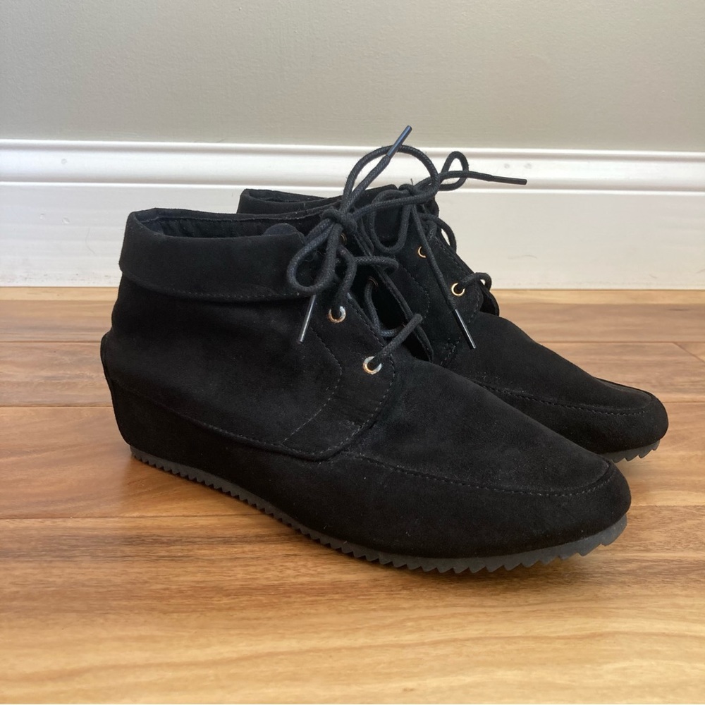 [American Eagle] Black Faux Suede Wedge Moccasin Style Bootie 7